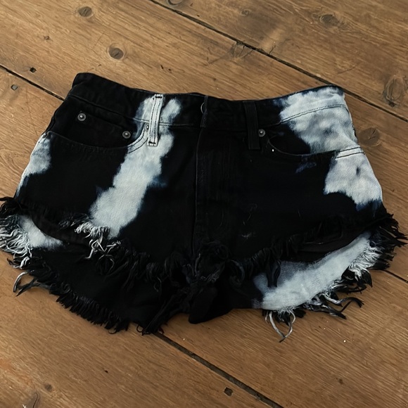 LF CARMAR DARK WASH JEAN SHORTS - Picture 1 of 1